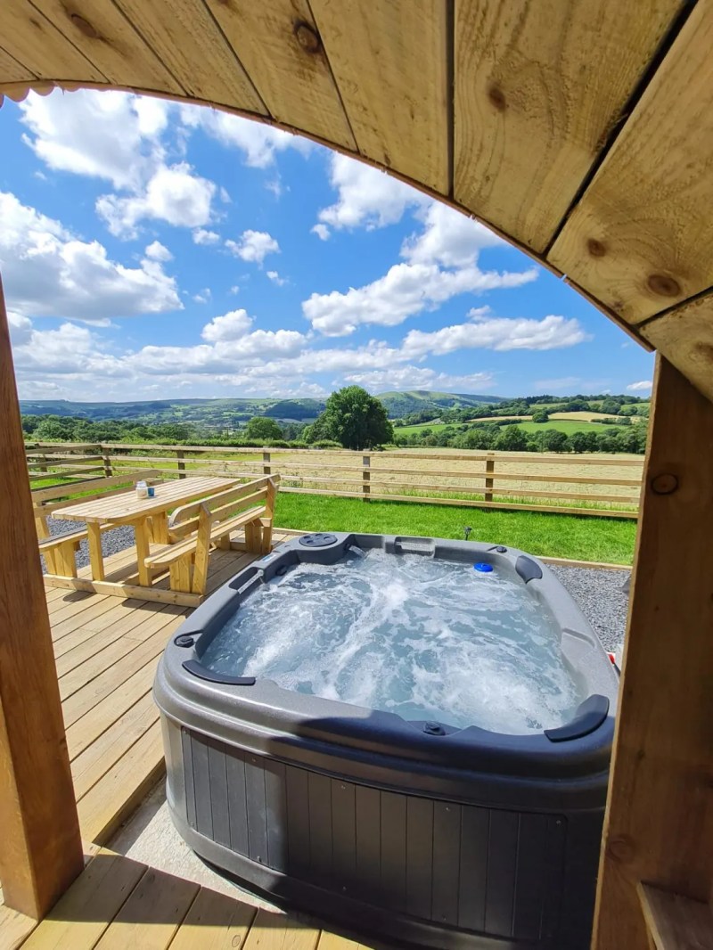 Weekend Getaways Near Me With Hot Tub